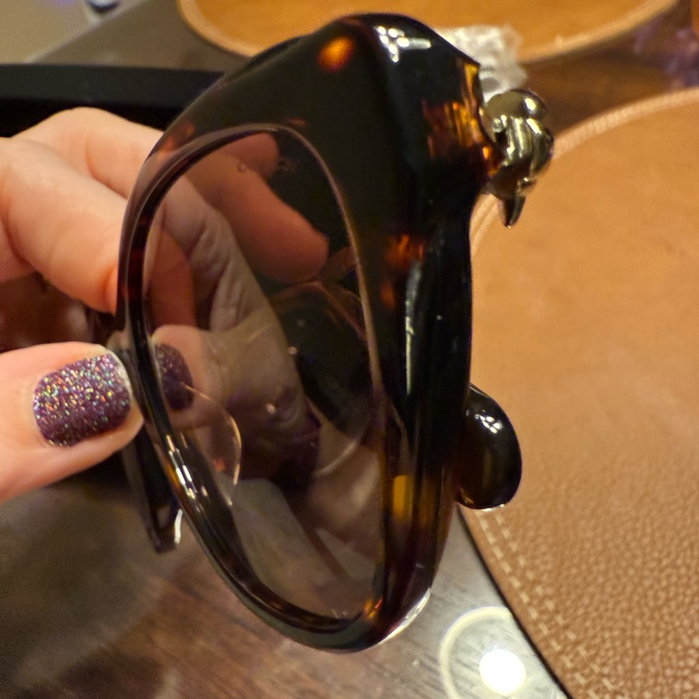SOLD - Coach Tortoise Shell Sunglasses - Picture 6 of 9